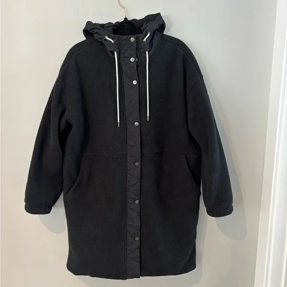 Vuori Black Teddy Jacket - Picture 2 of 5